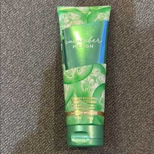 Bath & Body Works Cucumber Melon Body Cream - Green